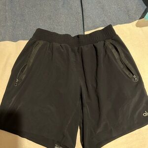 ALO Yoga Men's Black Athletic Shorts
